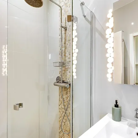 Bnbnova - Charming Near Notre-dame & Marais *