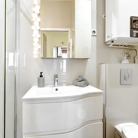 Bnbnova - Charming Near Notre-dame & Marais