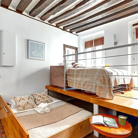 Bnbnova - Charming Near Notre-dame & Marais Appartement Parijs